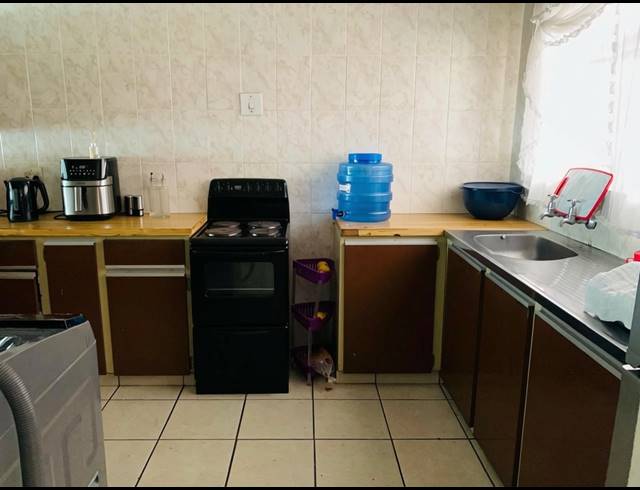 3 BEDROOM FLAT FOR SALE IN VEREENIGING CENTRAL